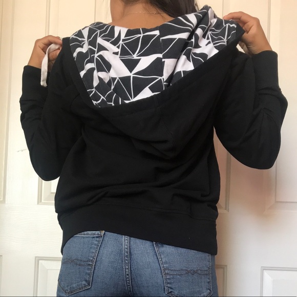 Classic hoodie - Picture 3 of 4